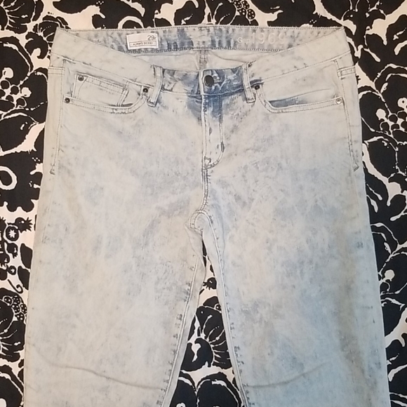 Acid wash cropped jeans - Picture 2 of 11